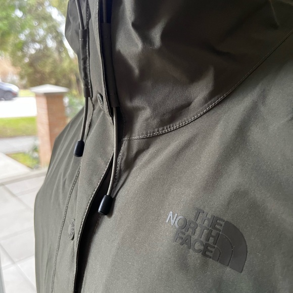 The North Face Forest Green Rain Jacket - Picture 6 of 12